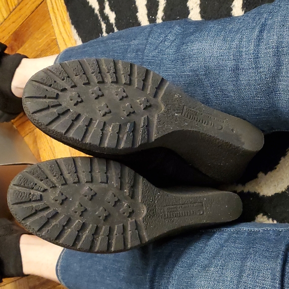 La Canadienne Black Suede Waterproof Boots with - 8M - Picture 6 of 7